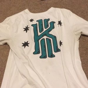 Kyrie Irving athletic T shirt